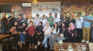 Ngopi bareng antara APDESI Mamuju dan Kejaksan Tinggi Sulbar, (Foto Dzul)